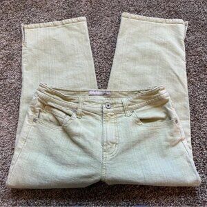 Woman’s Platinum Quartz Capri Jeans 4